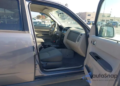 2008 Mazda Tribute I Touring z USA, uszkodzony, nr VIN 4F2CZ02ZX8KM14269